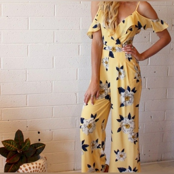 J By J.O.A 
Yellow Floral Jumpsuit Size Medium - Picture 1 of 7